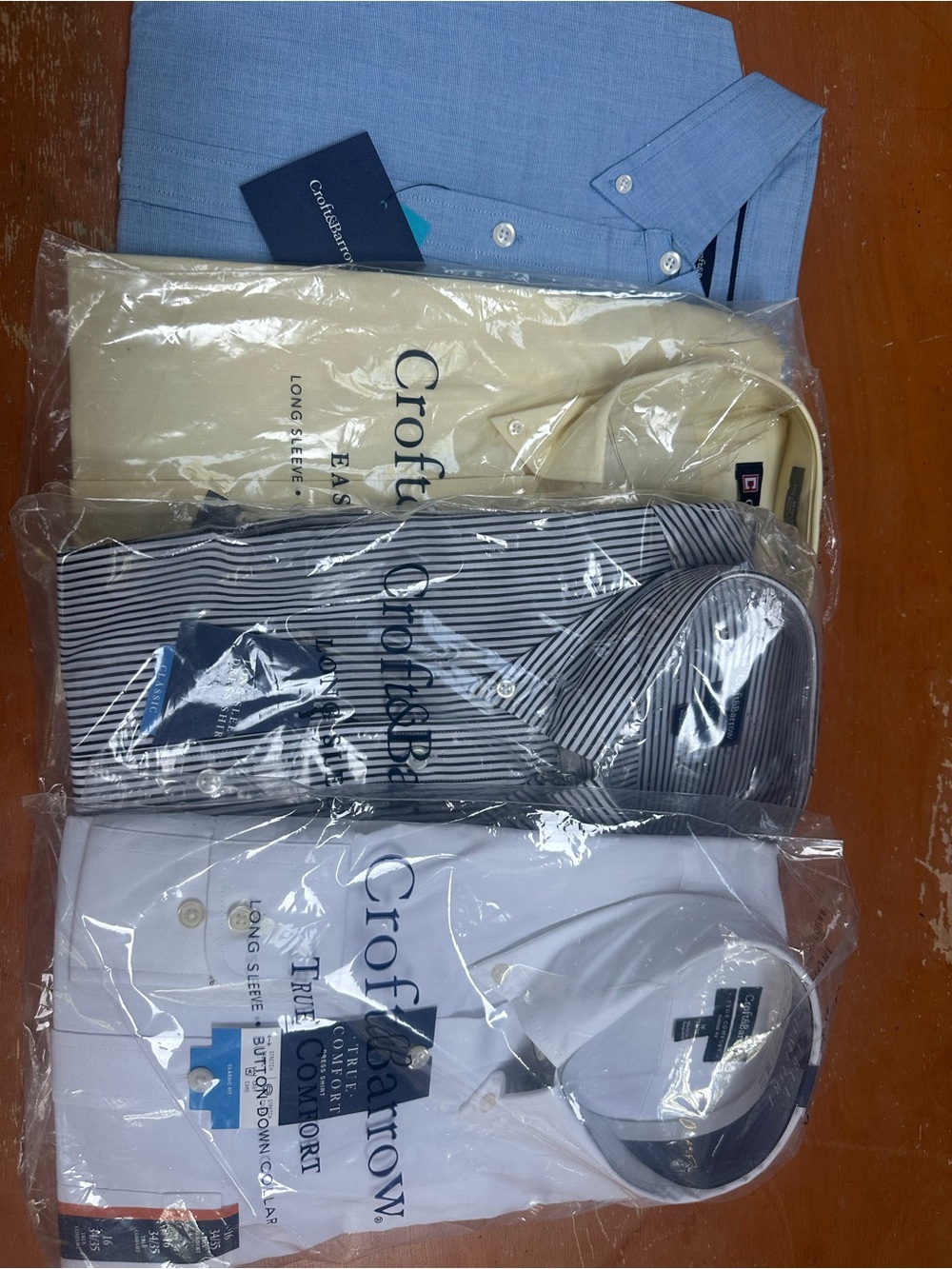 Men’s long sleeve button down dress shirts - classic fit size large